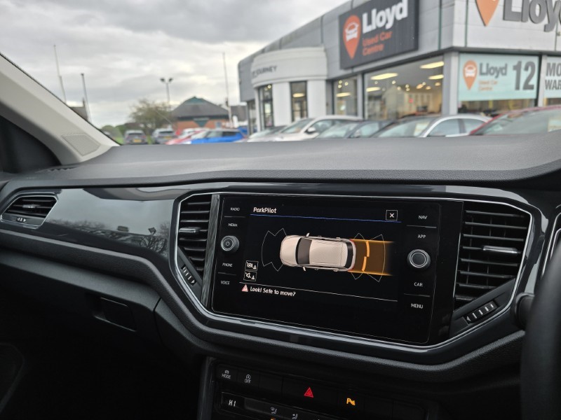 Used Volkswagen T-Roc 2018 for sale - 76981802: Photo 14