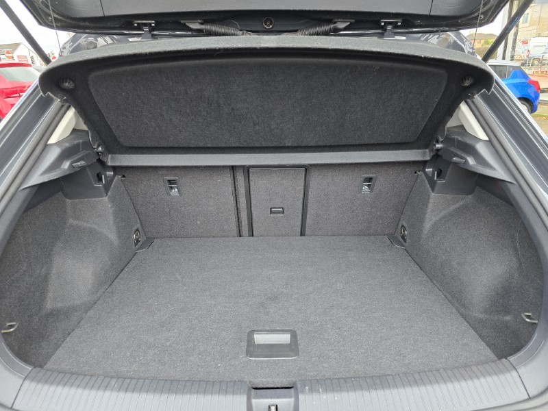 Used Volkswagen T-Roc 2018 for sale - 76981802: Photo 18