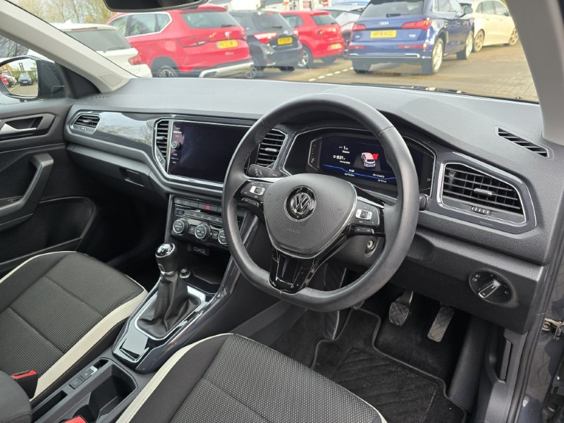 Used Volkswagen T-Roc 2018 for sale - 76981802: Photo 28