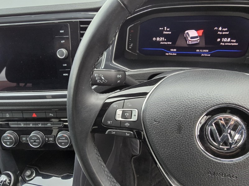 Used Volkswagen T-Roc 2018 for sale - 76981802: Photo 32