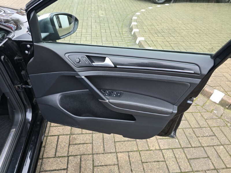 Used Volkswagen Golf 2019 for sale - 77449937: Photo 30