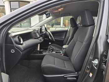 Used Toyota RAV4 2017 for sale - 76980964: Photo