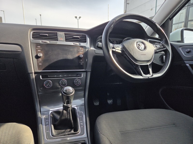 Used Volkswagen Golf 2017 for sale - 77975611: Photo 15