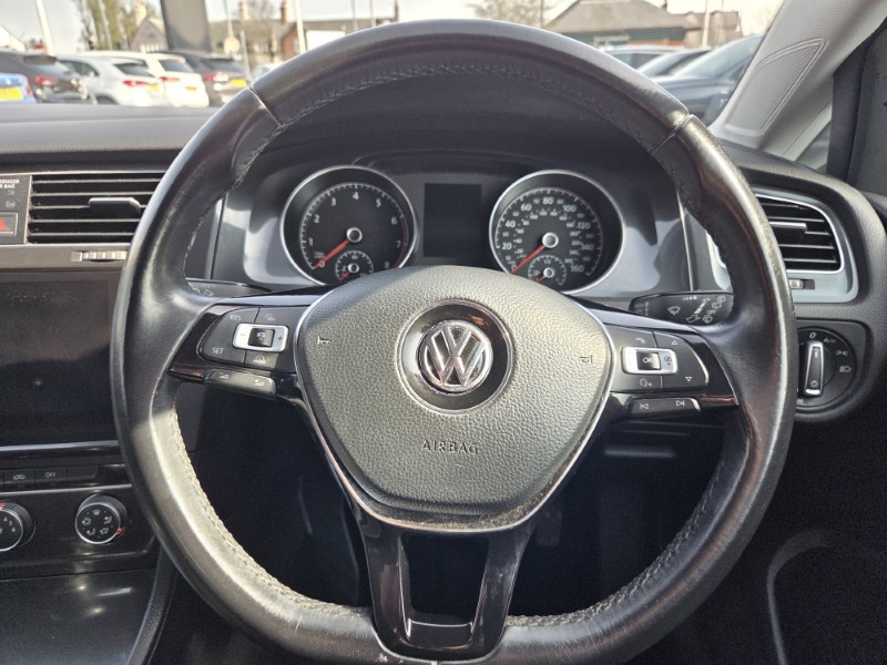 Used Volkswagen Golf 2017 for sale - 77975611: Photo 23