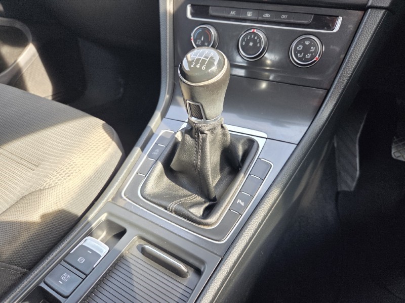 Used Volkswagen Golf 2017 for sale - 77975611: Photo 24