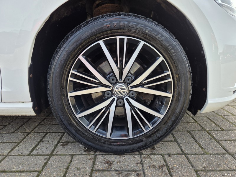 Used Volkswagen Golf 2017 for sale - 77975611: Photo 9