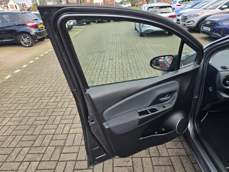 Used Toyota Yaris 2020 for sale - 77063488: Photo 25