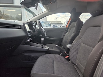 Used Renault Clio 2022 for sale - 78313851: Photo