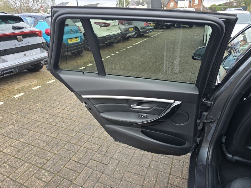 Used BMW 3 Series 2018 for sale - 77474728: Photo 20