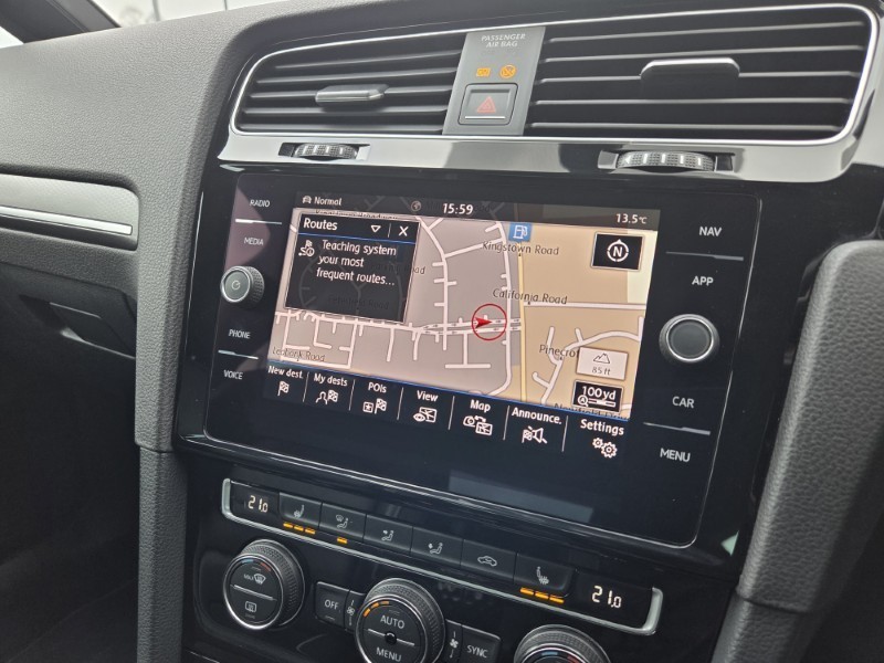 Used Volkswagen Golf 2017 for sale - 77973658: Photo 31