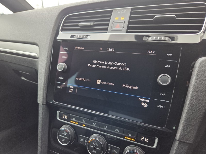 Used Volkswagen Golf 2017 for sale - 77973658: Photo 32