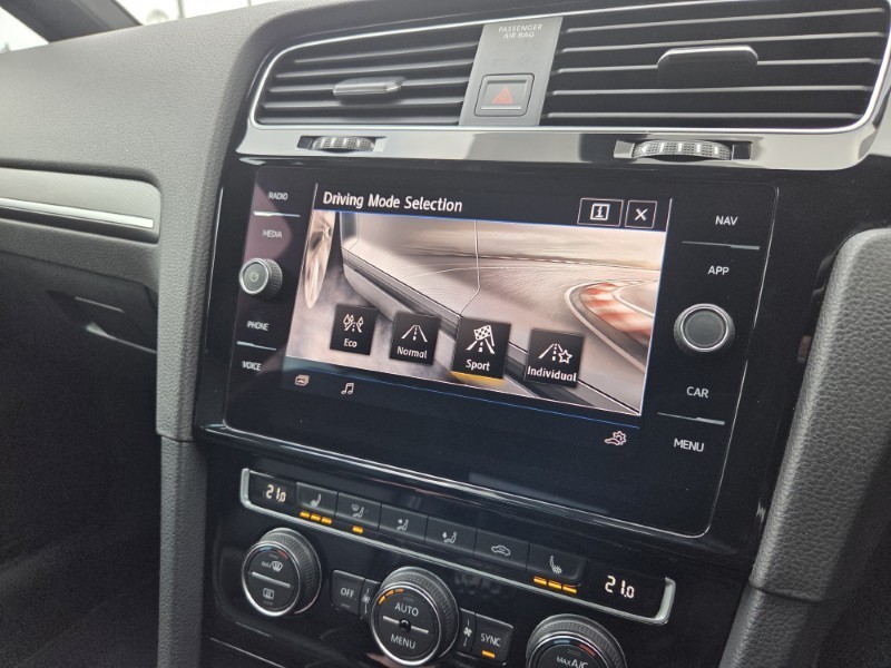 Used Volkswagen Golf 2017 for sale - 77973658: Photo 37