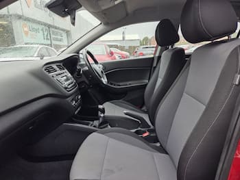 Used Hyundai i20 2017 for sale - 79706212: Photo
