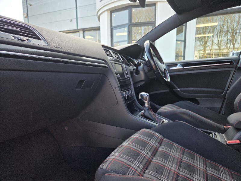 Used Volkswagen Golf 2016 for sale - 77915601: Photo 26