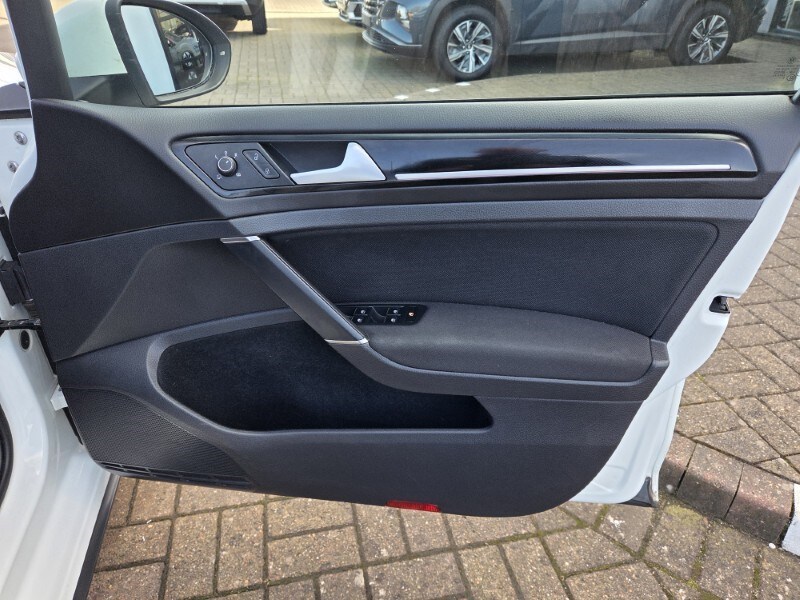 Used Volkswagen Golf 2016 for sale - 77915601: Photo 29