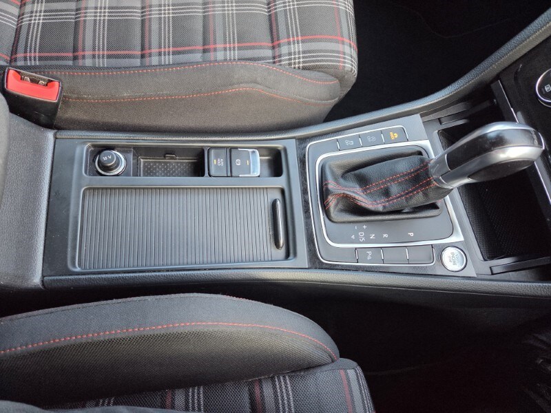 Used Volkswagen Golf 2016 for sale - 77915601: Photo 35