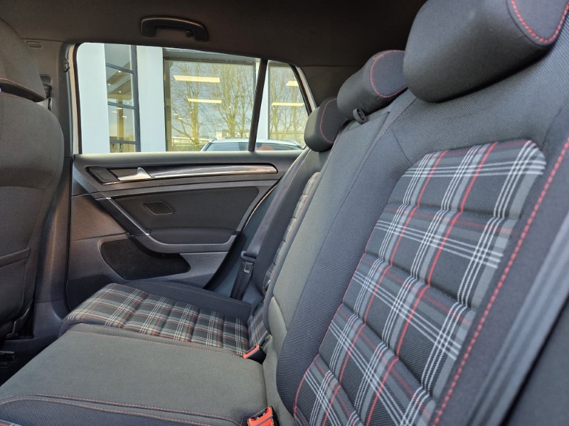 Used Volkswagen Golf 2016 for sale - 77915601: Photo 5