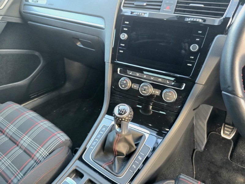 Used Volkswagen Golf 2017 for sale - 77077081: Photo 24