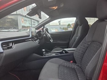 Used Toyota C-HR 2020 for sale - 79101951: Photo