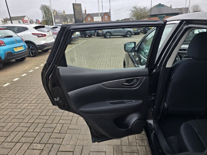 Used Nissan Qashqai 2016 for sale - 77649912: Photo 18