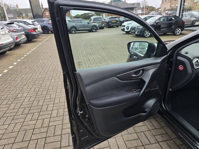 Used Nissan Qashqai 2016 for sale - 77649912: Photo 21