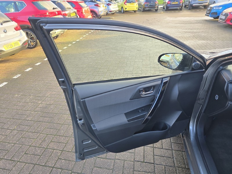 Used Toyota Auris 2017 for sale - 76981029: Photo 24