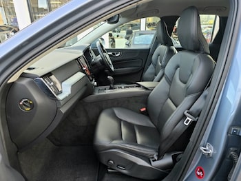 Used Volvo XC60 2018 for sale - 77233675: Photo