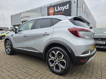 Used Renault Captur 2022 for sale - 76981480: Photo