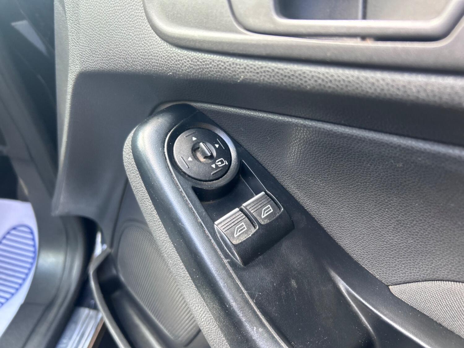 Used Ford Fiesta Van 2015 for sale - 76793161: Photo 12