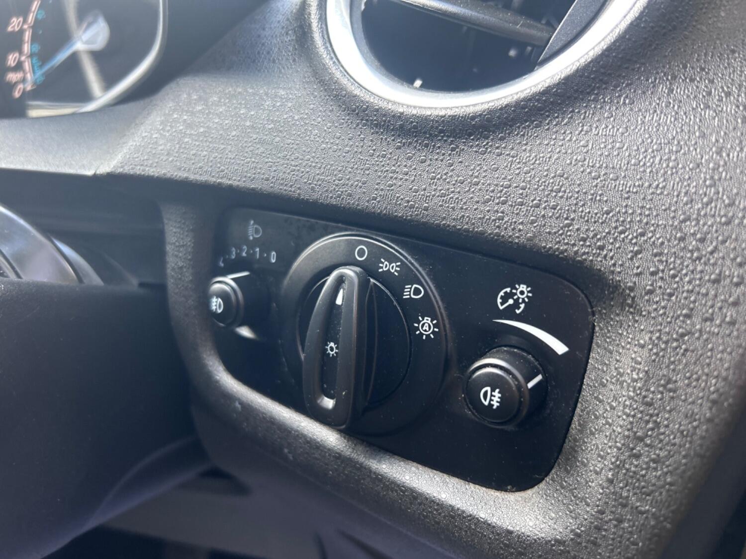 Used Ford Fiesta Van 2015 for sale - 76793161: Photo 14