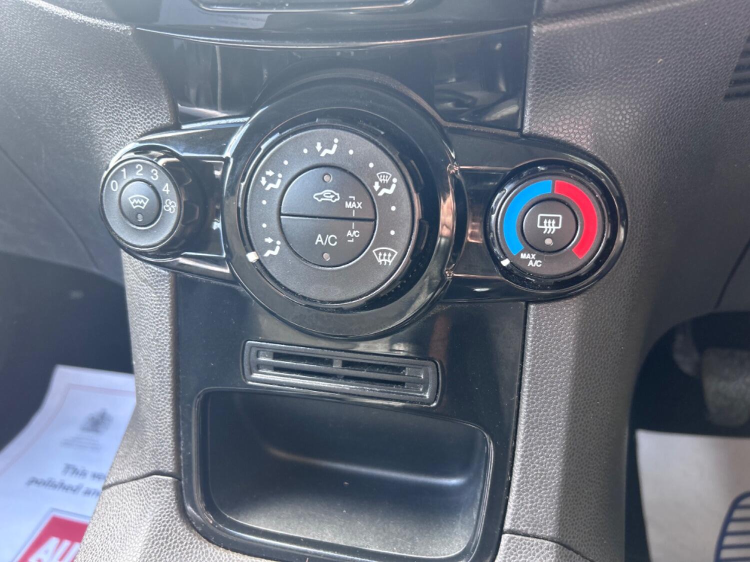 Used Ford Fiesta Van 2015 for sale - 76793161: Photo 15