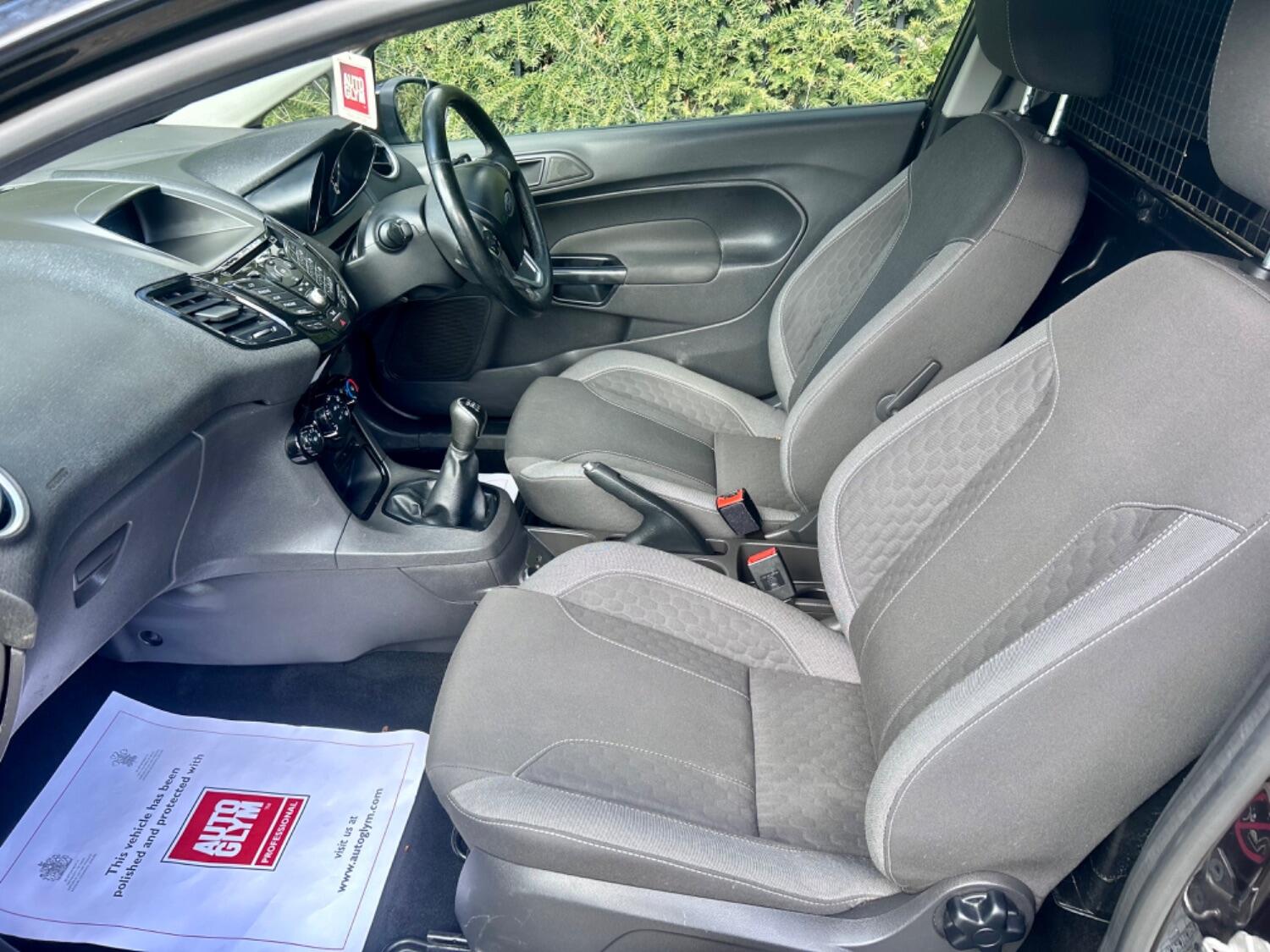 Used Ford Fiesta Van 2015 for sale - 76793161: Photo 18