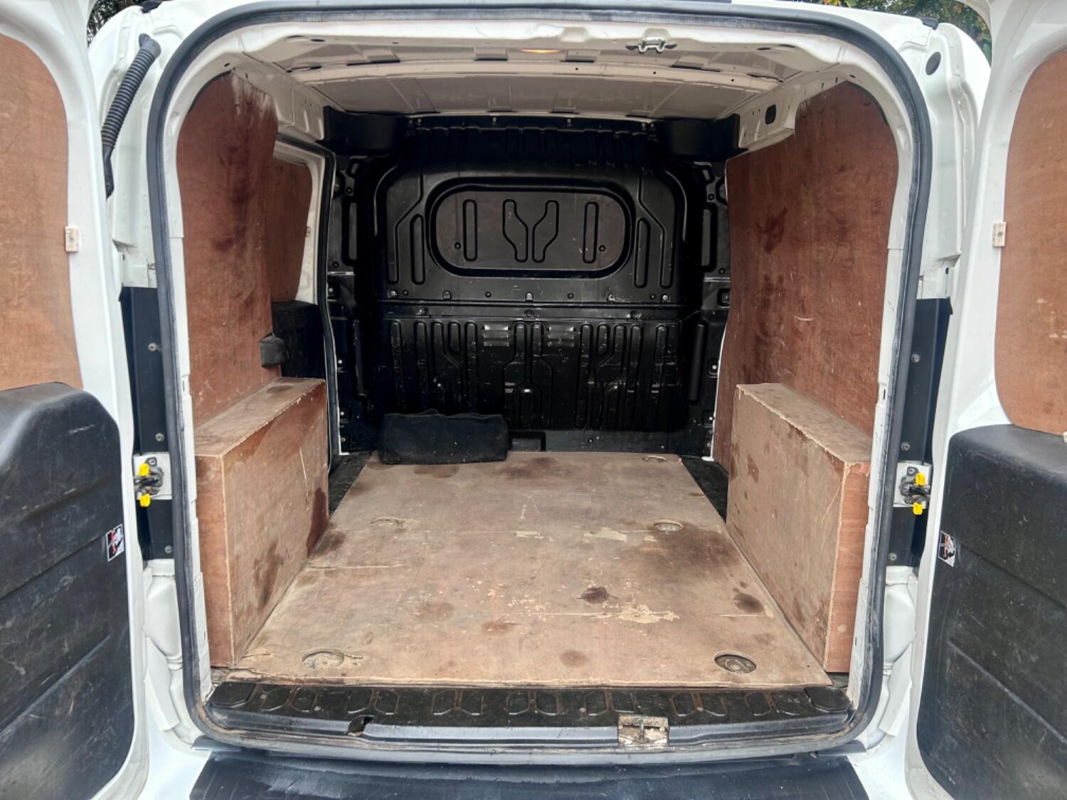 Used Vauxhall Combo 2014 for sale - 72794189: Photo 9