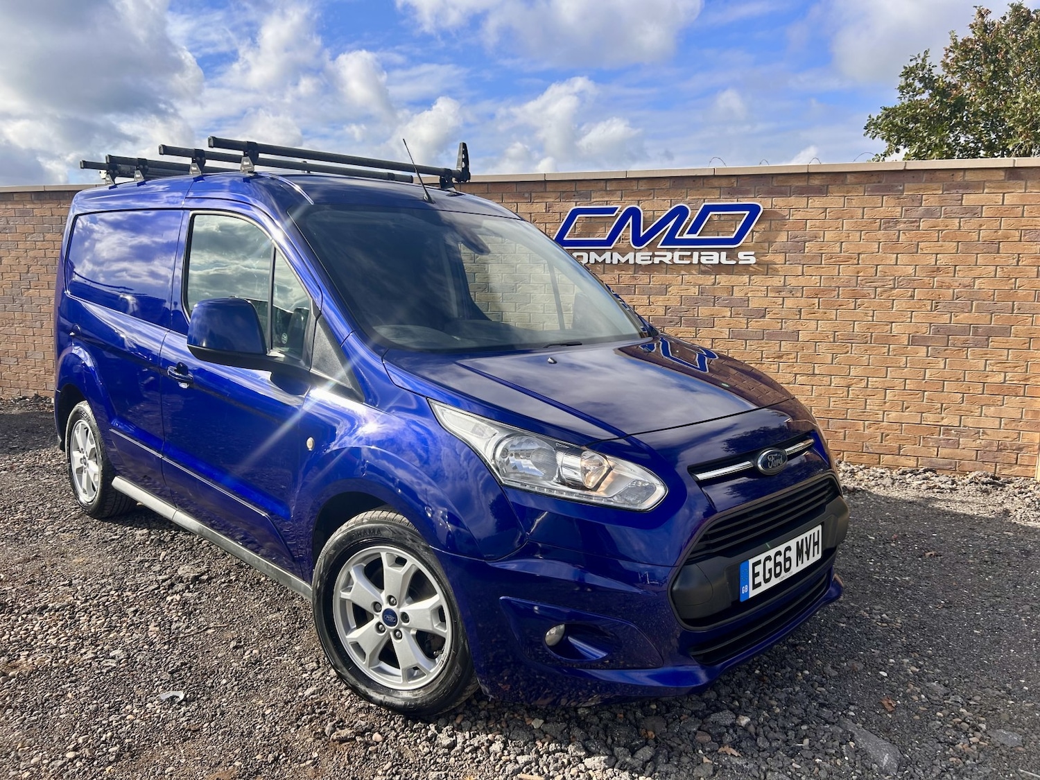 Used Ford Transit Connect 2017 for sale - 76324737: Photo 1