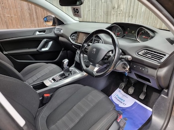 Used Peugeot 308 2017 for sale - 75559552: Photo