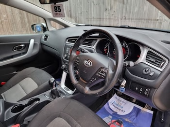 Used Kia Ceed 2017 for sale - 76119294: Photo