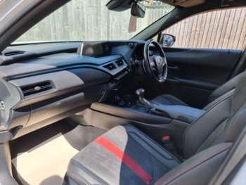 Used Lexus UX 2019 for sale - 74884447: Photo