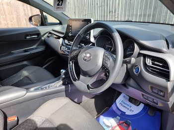 Used Toyota C-HR 2023 for sale - 78315523: Photo