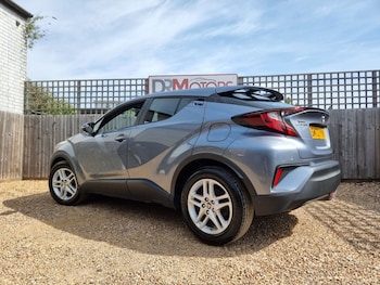 Used Toyota C-HR 2023 for sale - 78315523: Photo