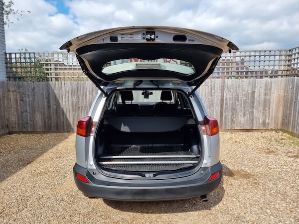 Used Toyota RAV4 2015 for sale - 74016427: Photo 28