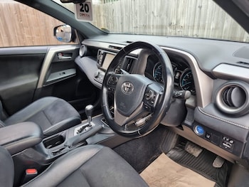 Used Toyota RAV4 2018 for sale - 77967196: Photo