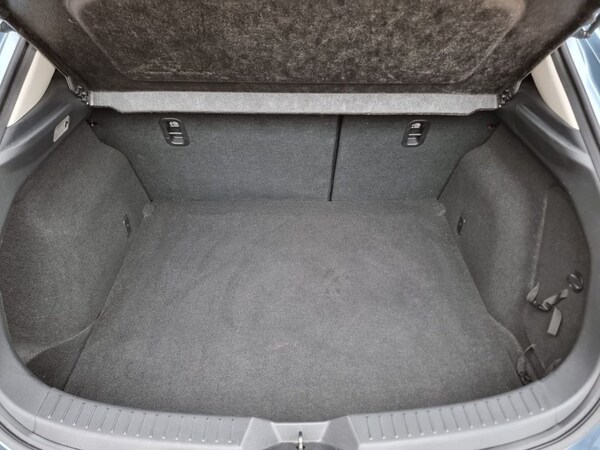Used Mazda Mazda3 2014 for sale - 76245469: Photo 39