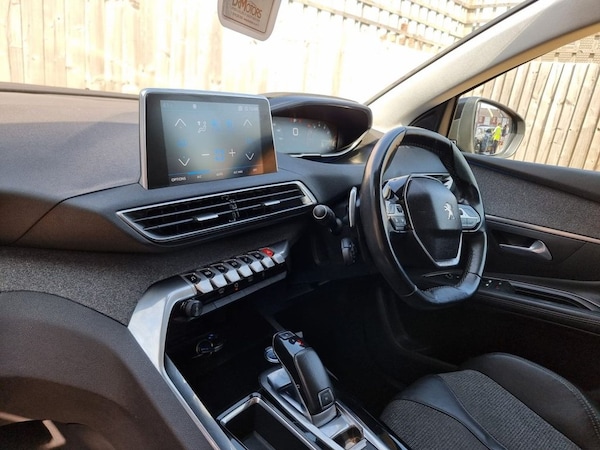 Used Peugeot 5008 2017 for sale - 75320639: Photo 32