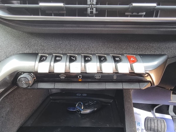 Used Peugeot 5008 2017 for sale - 75320639: Photo 35