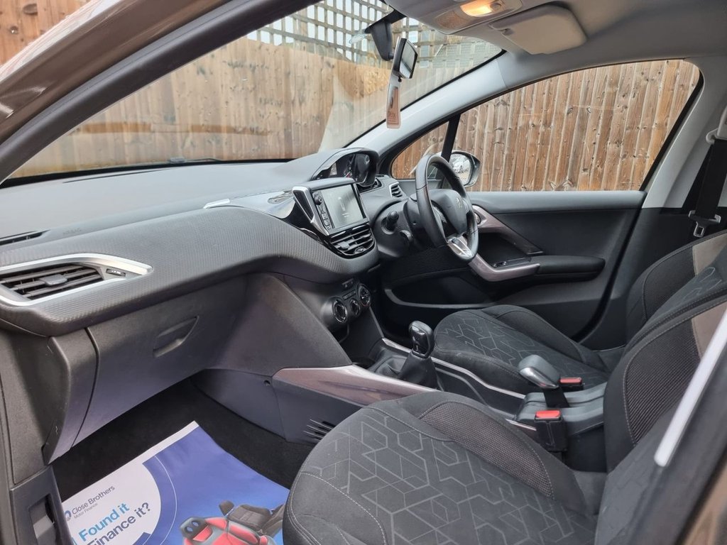 Used Peugeot 2008 2015 for sale - 76386475: Photo 14