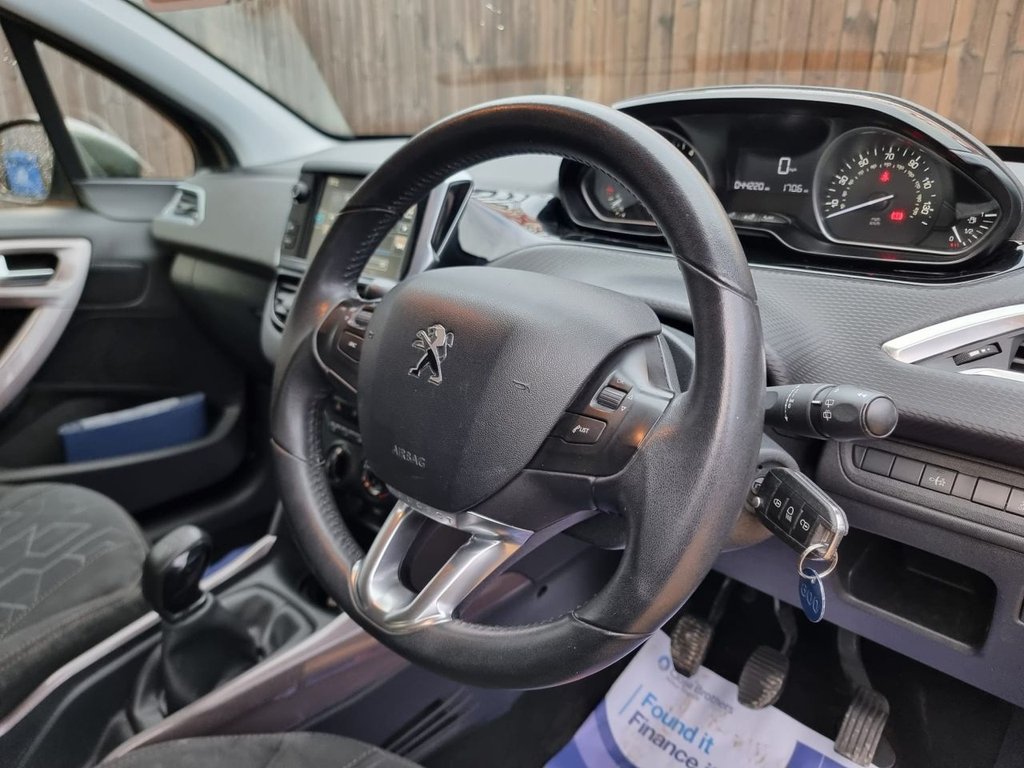Used Peugeot 2008 2015 for sale - 76386475: Photo 29