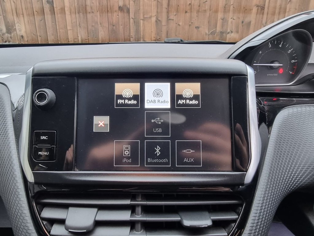 Used Peugeot 2008 2015 for sale - 76386475: Photo 35