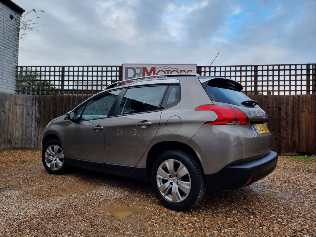 Used Peugeot 2008 2015 for sale - 76386475: Photo 4