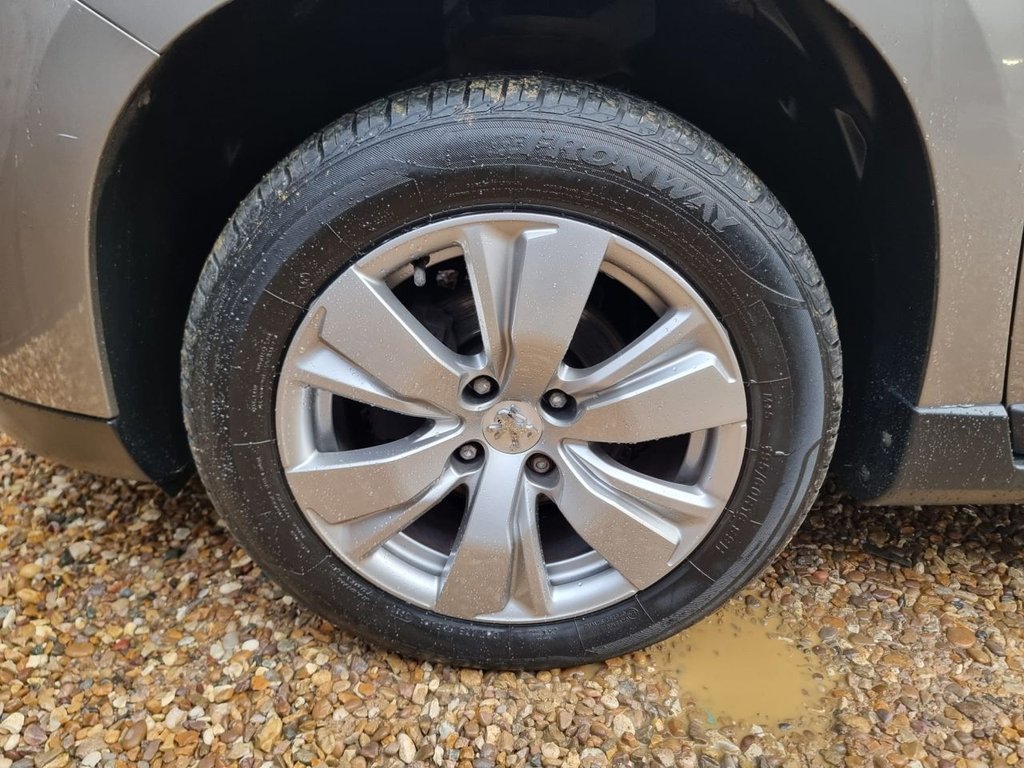 Used Peugeot 2008 2015 for sale - 76386475: Photo 43