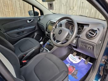 Used Renault Captur 2019 for sale - 79675240: Photo
